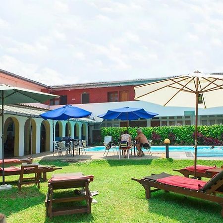 Ranveli Beach Hotel Dehiwala-Mount Lavinia Exteriör bild
