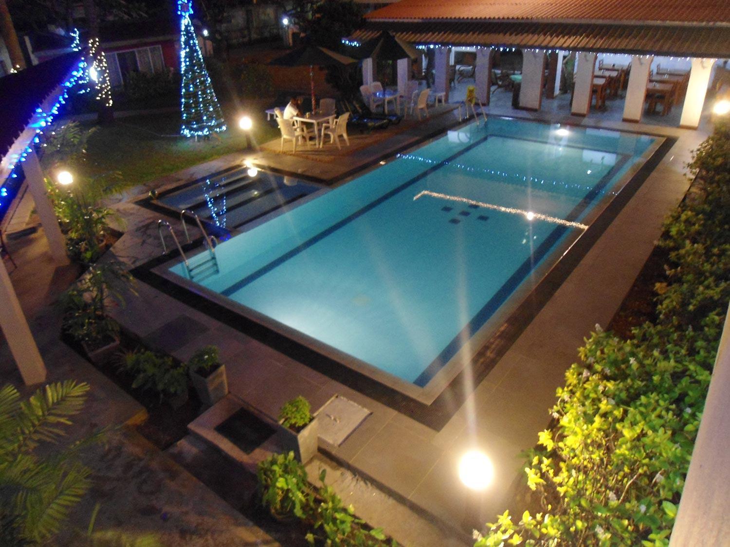 Ranveli Beach Hotel Dehiwala-Mount Lavinia Exteriör bild