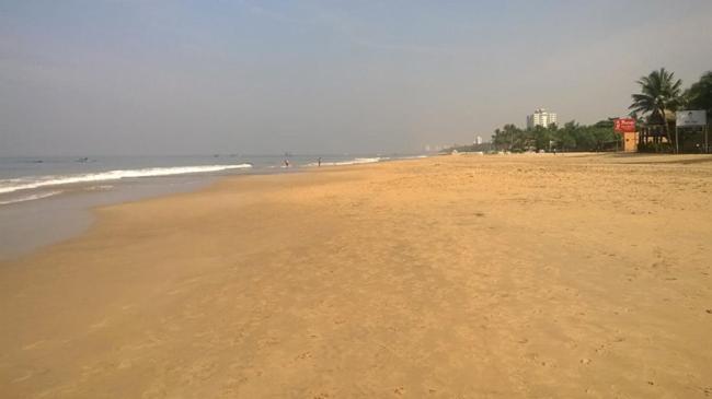 Ranveli Beach Hotel Dehiwala-Mount Lavinia Exteriör bild