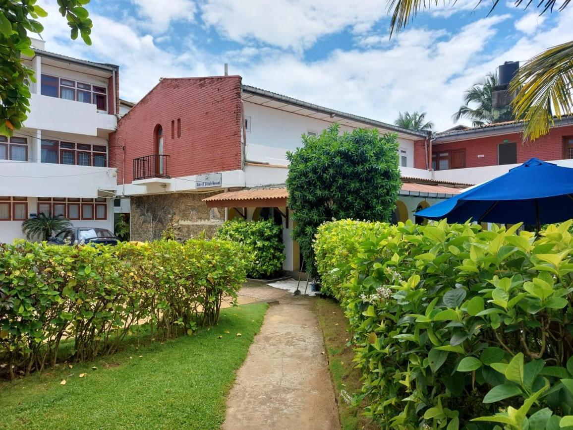 Ranveli Beach Hotel Dehiwala-Mount Lavinia Exteriör bild